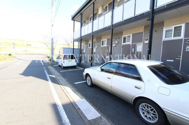 レオパレスメルシー新和Ⅱの駐車場