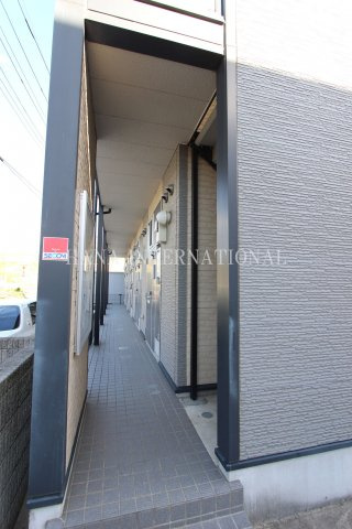 レオパレスメルシー新和Ⅱのエントランス