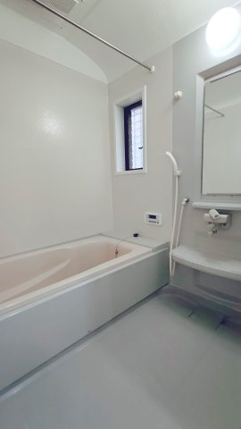 東大阪市横小路町　中古戸建の浴室