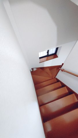 東大阪市横小路町　中古戸建の内装|1階から2階