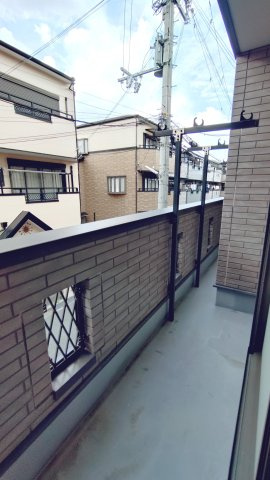 東大阪市横小路町　中古戸建のバルコニー