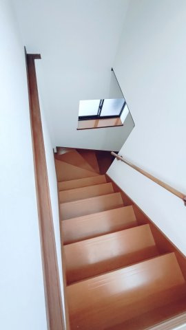 東大阪市横小路町　中古戸建の内装|2階から3階