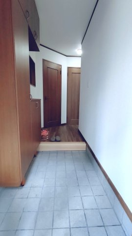 東大阪市横小路町　中古戸建の玄関