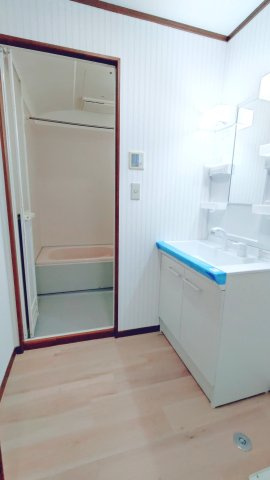 東大阪市横小路町　中古戸建の脱衣所