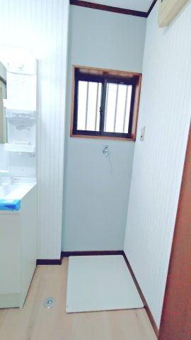 東大阪市横小路町　中古戸建のランドリースペース