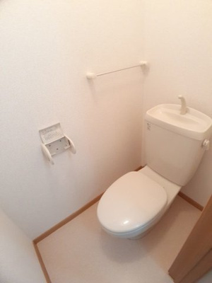 【トイレ】 | アルト・ピアーノ有本Ⅲ | 清潔感のあるトイレです