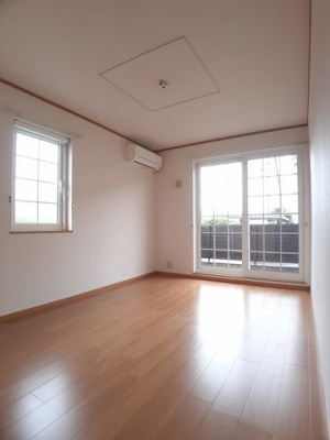 【居間・リビング】 | アルト・ピアーノ有本Ⅲ | こちらのリビングで趣味の時間をお楽しみください