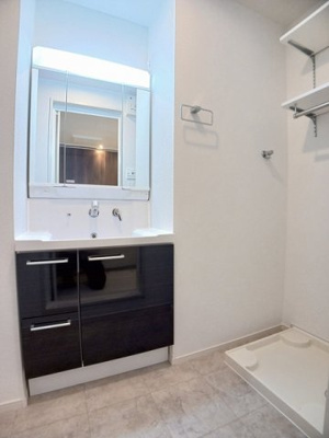 【洗面所】 | ケーズコート中迫１ | 明るい洗面所です