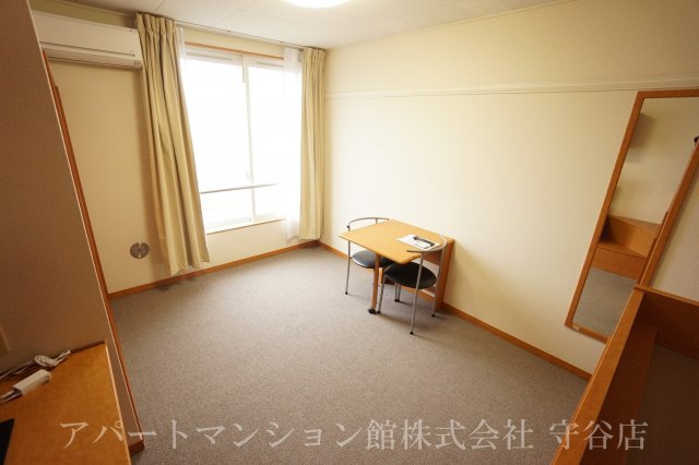 レオパレス2002の洋室