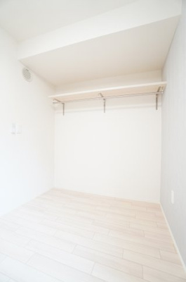 【居間・リビング】 | ラ・ヴィータ | ※同物件・反転タイプの写真です。