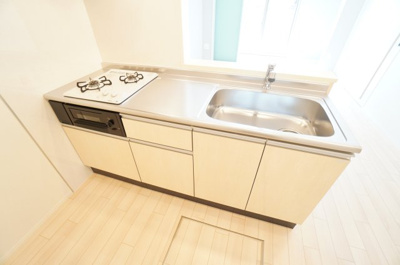 【キッチン】 | ラ・ヴィータ | ※同物件・反転タイプの写真です。