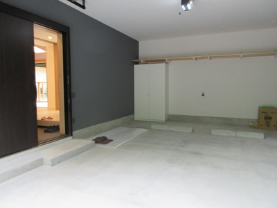 【駐車場】 | 軽井沢上ノ原新築別荘 | ガレージ