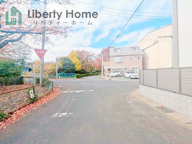日立市桜川町２期　新築戸建　の前面道路含む現地写真