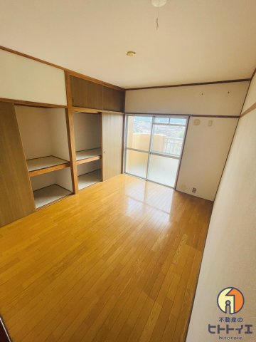 大坪ビルの洋室