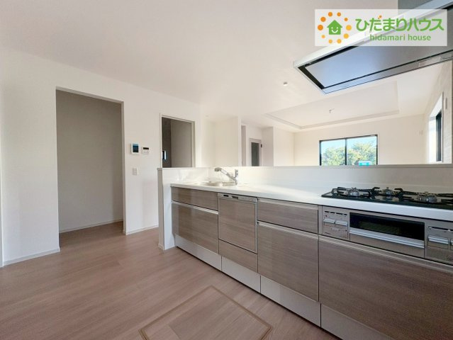 日立市桜川町2期　新築戸建のキッチン|3口コンロでお料理する時間も短くなりそうですね(*‘∀‘)