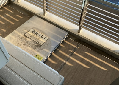 【バルコニー】 | エクセレントシティ古淵駅前 | バルコニーは、室外の専用スペースのうち、「屋根がなく開放された空間」であるものを指します。ベランダより広いタイプのものが多く、日当たりもよいため家庭菜園などを楽しみたい人にとって適した環境となります。