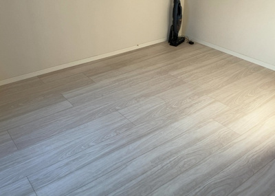 【ダイニング】 | エクセレントシティ古淵駅前 | ダイニングは、食事や家族の団らんスペースとしてだけではなく、ほかの用途としても使用することができます。ダイニングテーブルを置き、食事のためのスペースを作ることでリビングとの差別化を図ることができます。