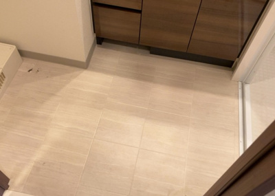 【脱衣所】 | エクセレントシティ古淵駅前 | 洗面脱衣所は「体を綺麗に整える場所」という目的と役割を持っています。そして便利で使い勝手のいい「体を綺麗に整える場所」にするためには、配置や動線、照明や収納計画をしっかりと検討しておく必要があります。