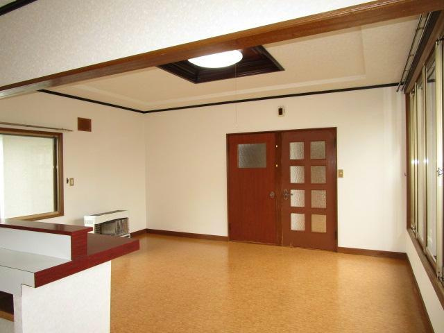 武佐1-26-27貸家の居間・リビング