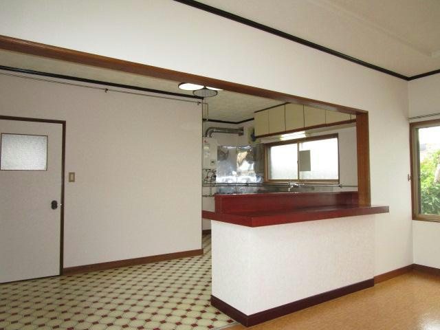 武佐1-26-27貸家の居間・リビング