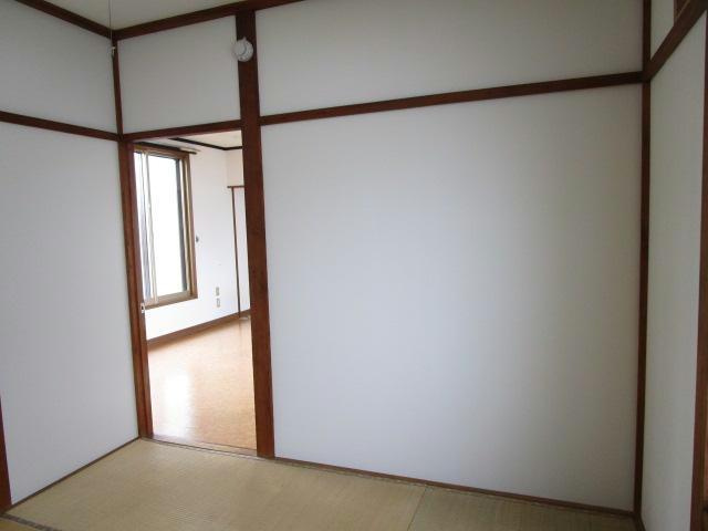 武佐1-26-27貸家の居間・リビング