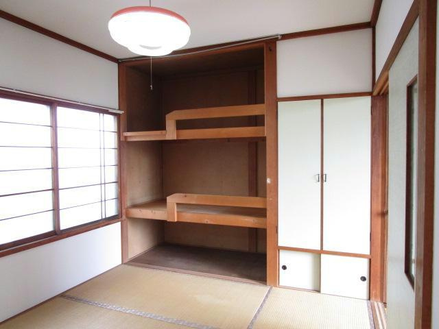 武佐1-26-27貸家の居間・リビング