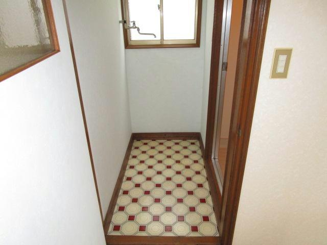 武佐1-26-27貸家の洗面所