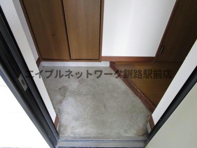 ヴォーンリッヒ緑ヶ岡の玄関