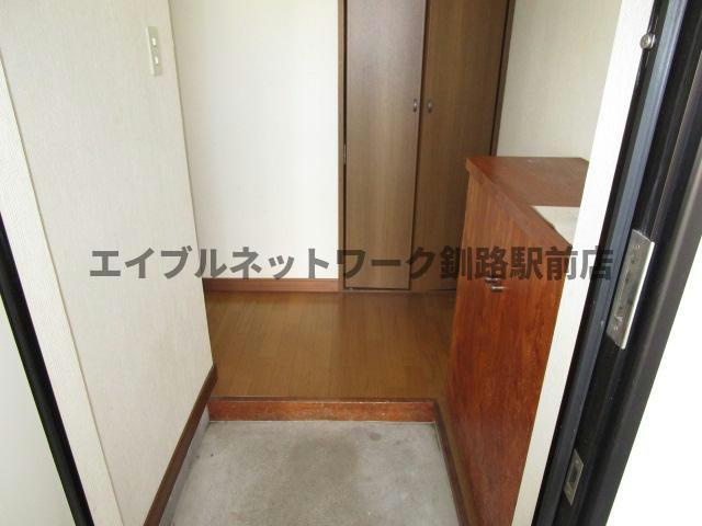 ヴォーンリッヒ緑ヶ岡の玄関