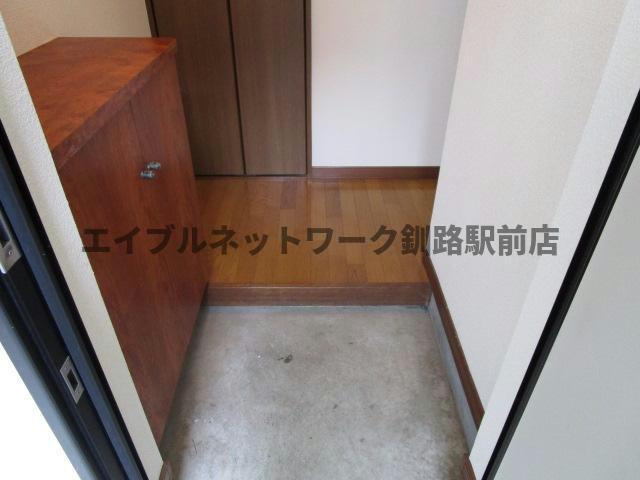 ヴォーンリッヒ緑ヶ岡の玄関