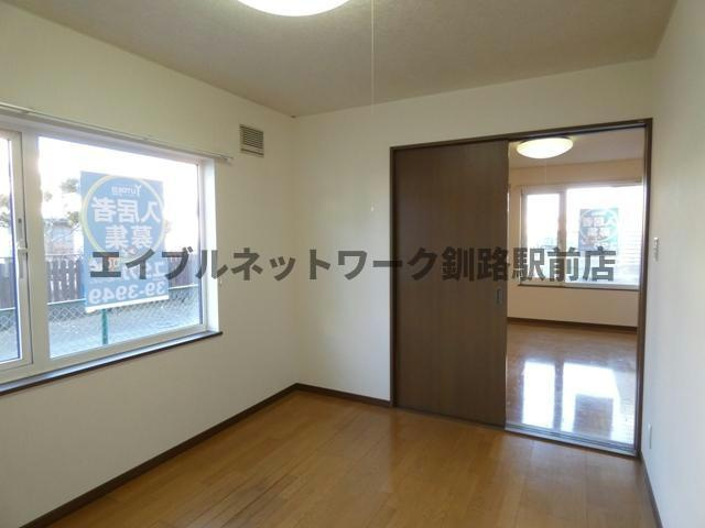 ミレニアムハイツの居間・リビング