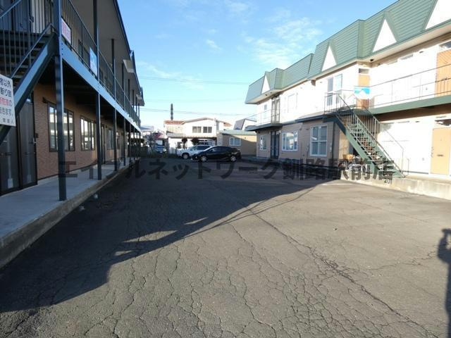 ミレニアムハイツの駐車場