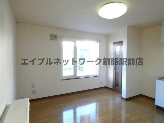 ミレニアムハイツの居間・リビング