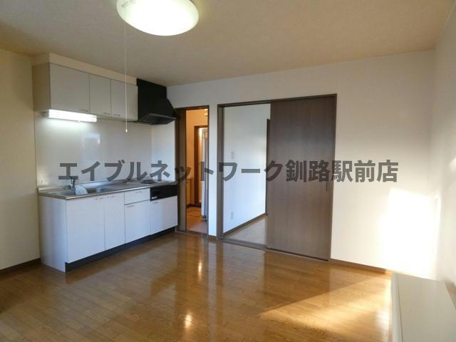 ミレニアムハイツの居間・リビング