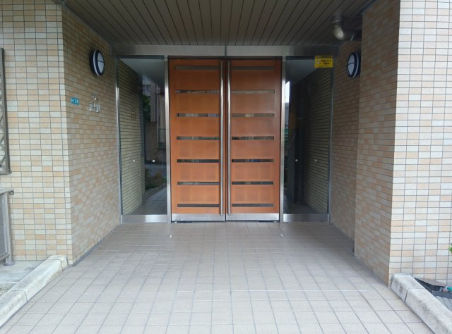 ステイツ苦楽園のその他|エントランス入口です