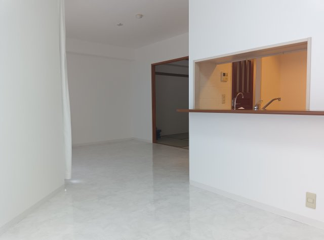 ステイツ苦楽園の居間・リビング