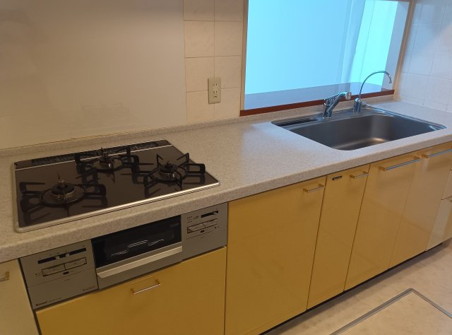 ステイツ苦楽園のキッチン|お料理しやすいキッチンです