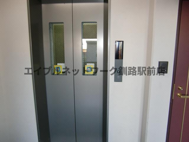 レジデンス寿のエントランス