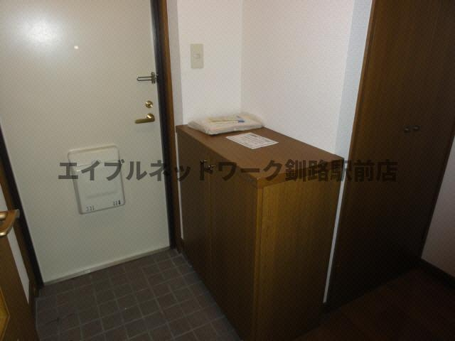 レジデンス寿の玄関