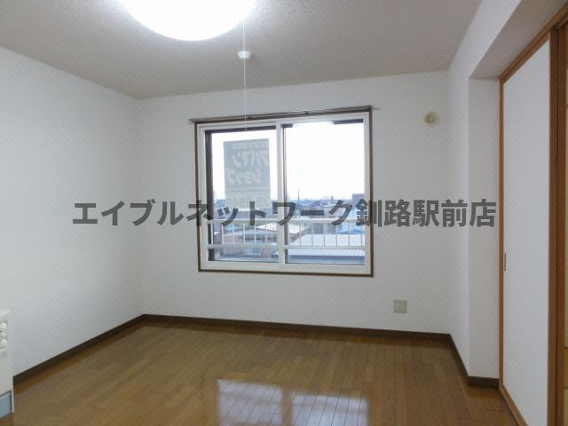 レジデンス寿の居間・リビング