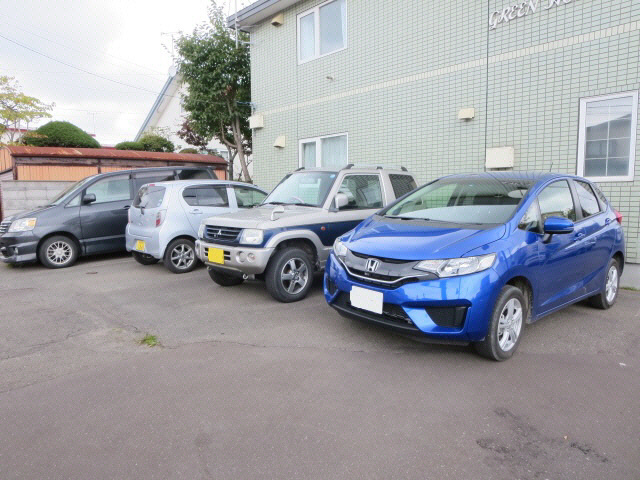 グリーンハウスの駐車場