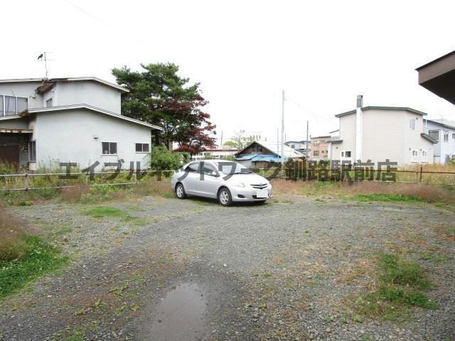 大沢マンションの駐車場