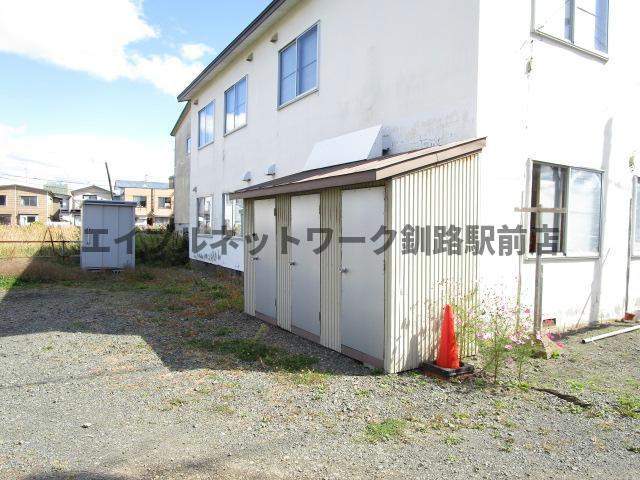 大沢マンションの外観