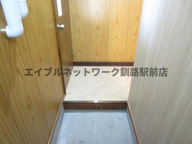 大沢マンションの玄関