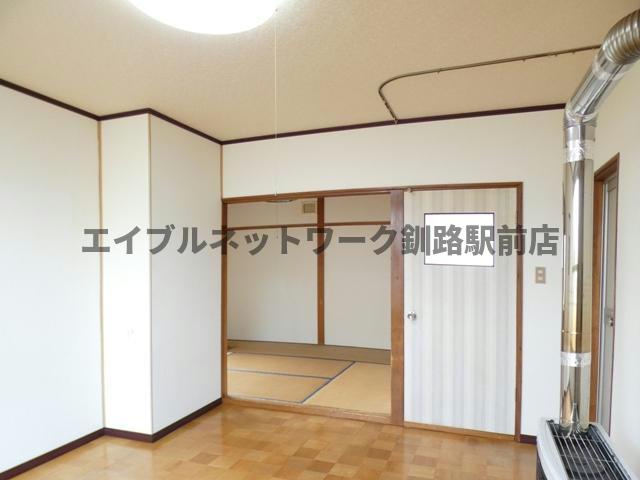 横川マンションＡの居間・リビング