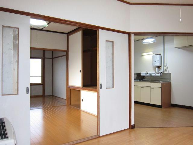グリーンハイツ（城山）の居間・リビング