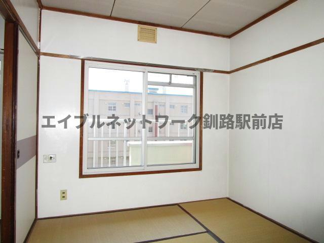 若草401マンションの居間・リビング