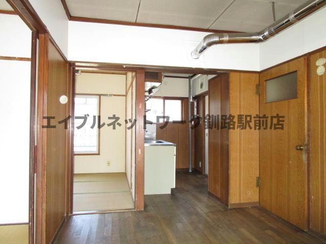 若草401マンションの居間・リビング