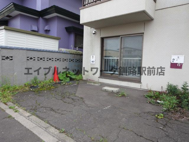 富士マンション暁の駐車場