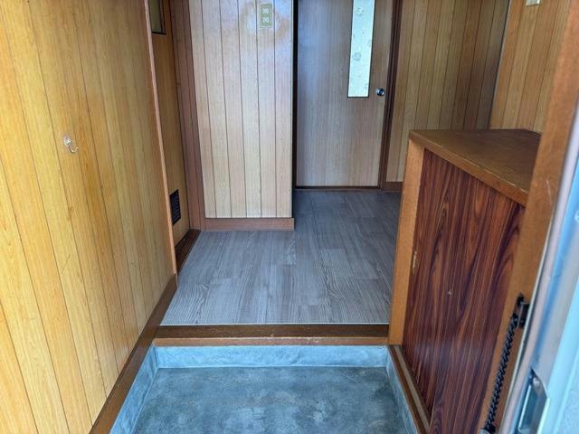 若葉マンションの玄関